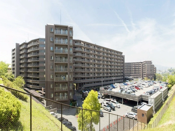 ユニヴェルシオール学園の丘