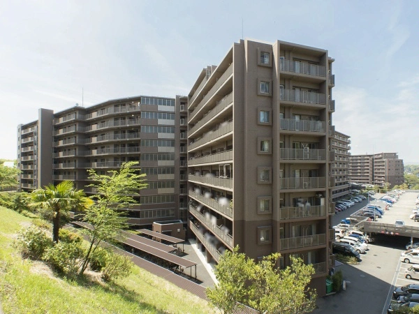 ユニヴェルシオール学園の丘
