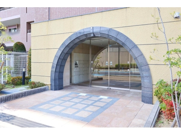 ファミール逆瀬川ザ・ガーデン