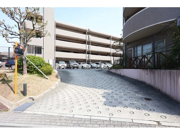 アルス逆瀬川千種