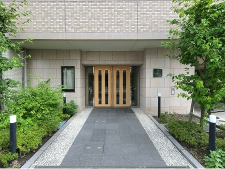 カテリーナ川口並木