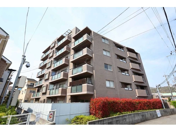 宝塚南雲雀丘ガーデンハウス