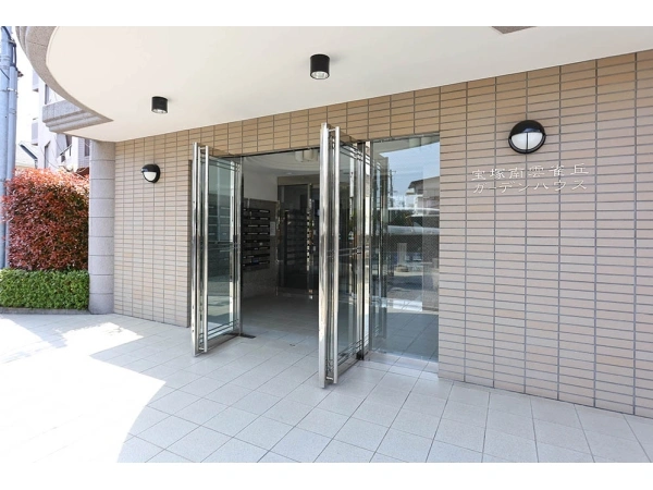 宝塚南雲雀丘ガーデンハウス