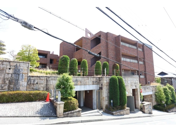 ファミールグラン雲雀丘