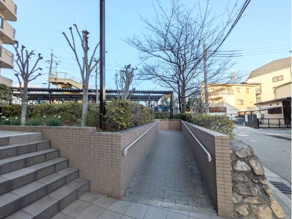グランドール逆瀬川