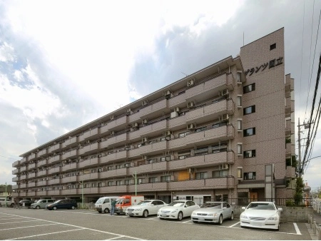 グランツ国立