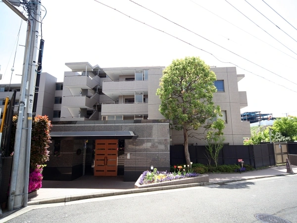 ルピナス横浜三ツ沢公園
