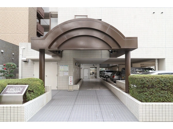 グランドメゾン川口幸町 敷地内