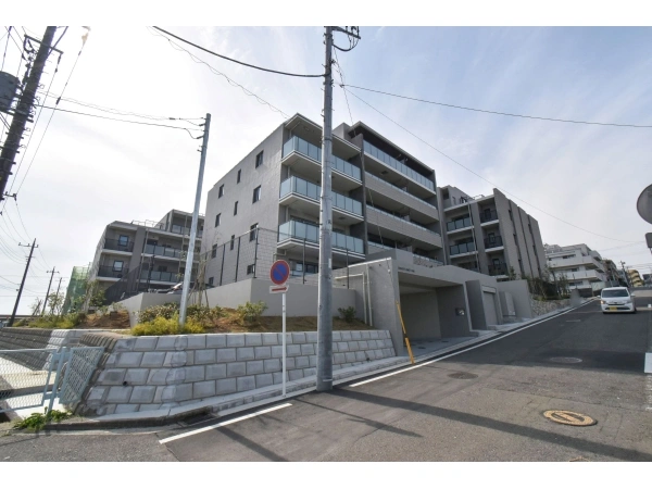 ドレッセ横浜十日市場レジデンス 