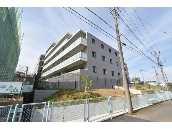 ドレッセ横浜十日市場レジデンス 