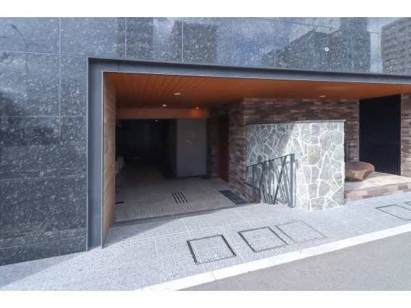 ザ・パークハウス堀川六角  敷地内