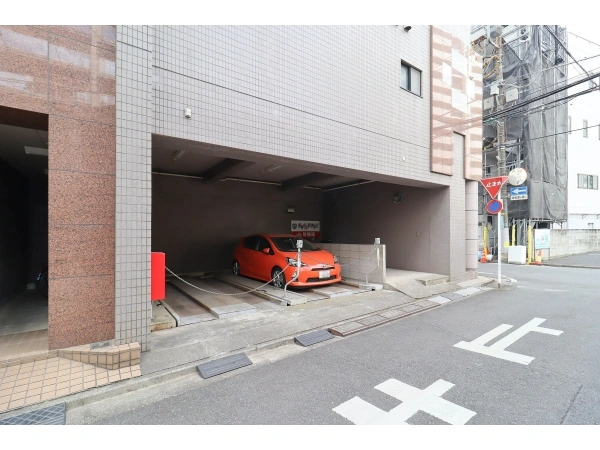 イーストコート