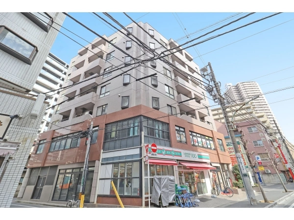 イーストコート