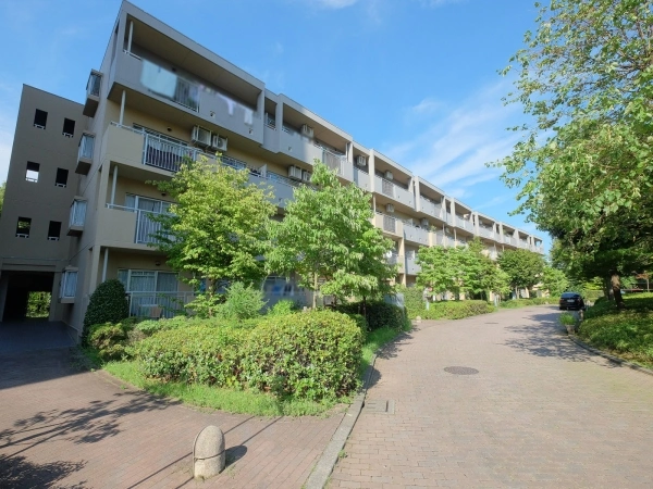 南大沢学園一番街