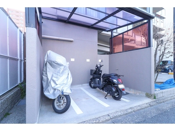 レジオン四条堀川 バイク置場
