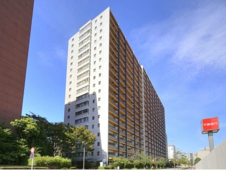 ブラウシア