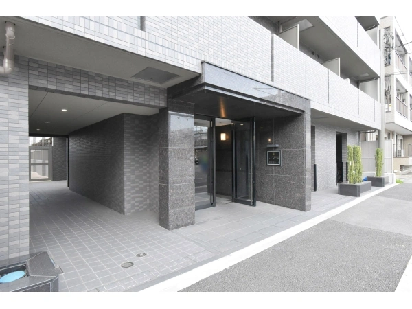 ルーブル都立家政六番館 