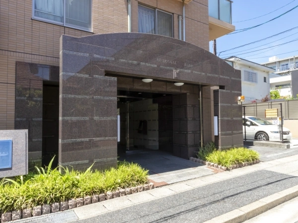 ユニロイヤル一社