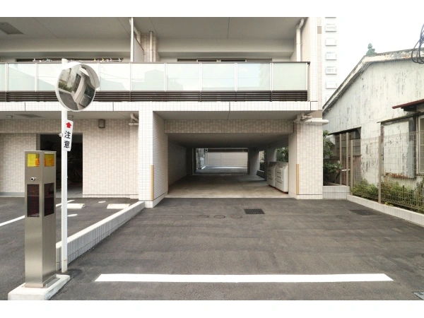 ガーラ・レジデンス川崎プルミエ 駐輪場出入口