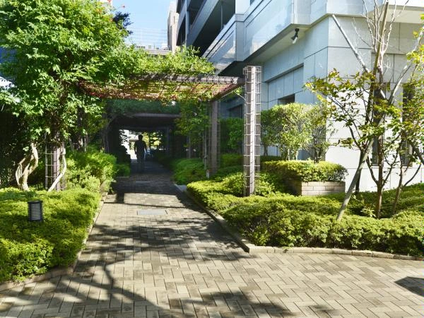 アリビオーレ神楽坂 敷地内