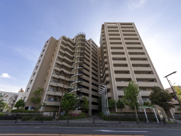 ロイヤルヴィーゼ四谷通