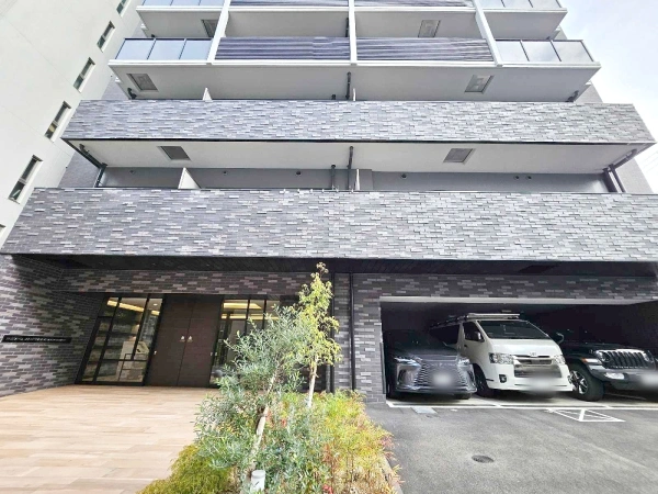 プレサンスロジェ大阪南森町  敷地内