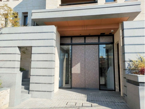 グランヴィ岡本