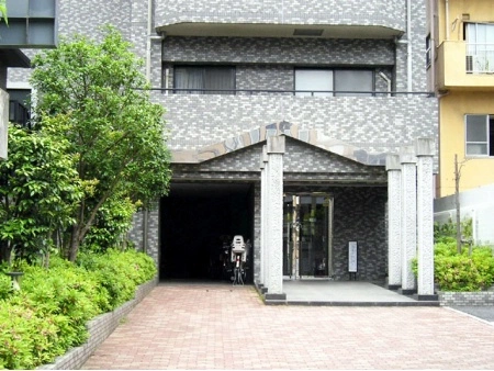 エクセルシオール新宿余丁町