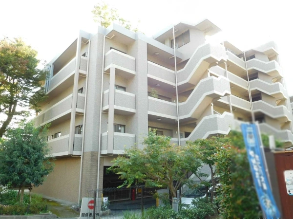 ネバーランド箕面潤緑館（東棟）