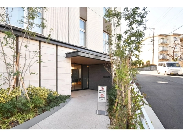 ジェイグラン横浜片倉町