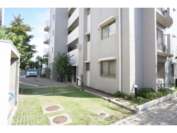 芦屋茶屋之町アーバンライフ 駐車場入り口
