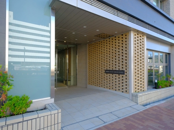 プラウド箕面船場 東側エントランス