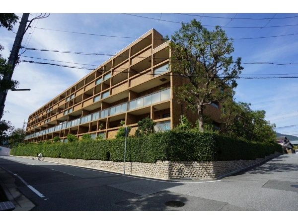 グランドメゾン芦屋岩園