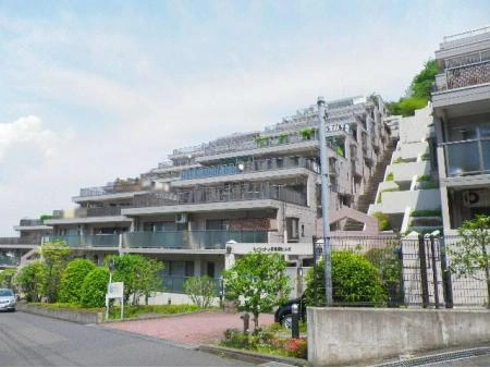 ルイシャトレ百草園ヒルズ
