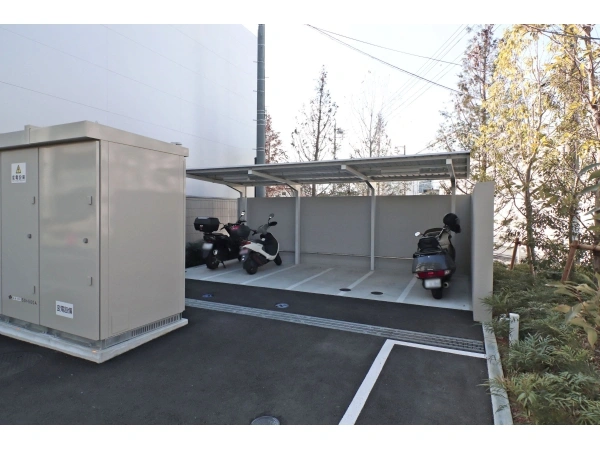 ライオンズ中浦和フォレストフォート  バイク置き場