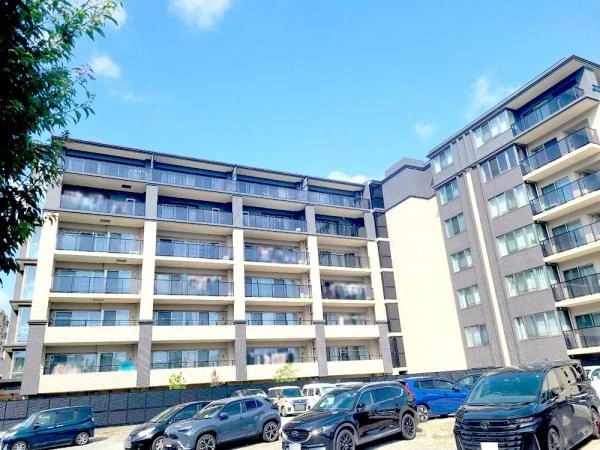 ヴェレーナ横浜戸塚グランラルジュ