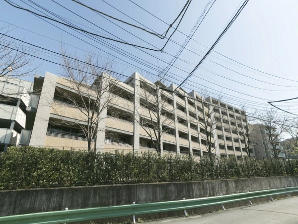 グローブスクエア