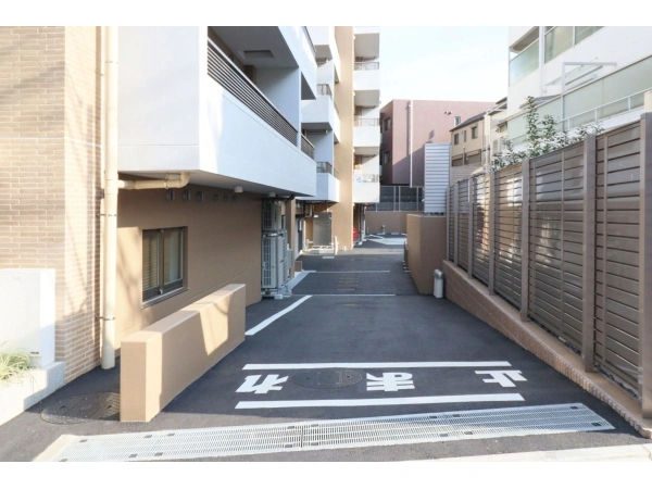 ザ・パークハウス自由が丘フロント  敷地内