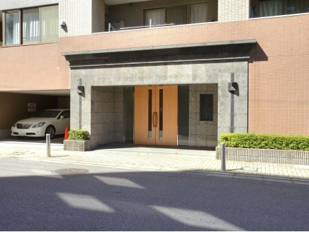 ルピナス王子駅前