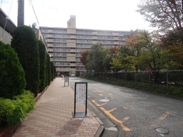 西宮北口ビューハイツ 敷地内