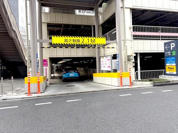ブリリア聖蹟桜ヶ丘ブルーミングテラス 駐車場入口