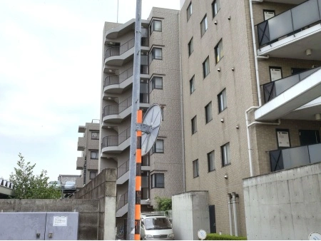 モナーク足立高野町