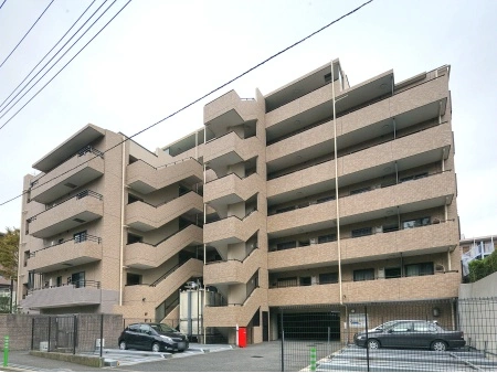 クイーンズパレス東戸塚