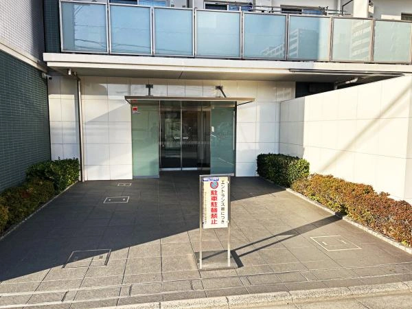 べリスタ下高井戸駅前