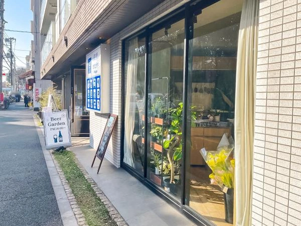 レ・ジェイド世田谷砧 １階店舗部分