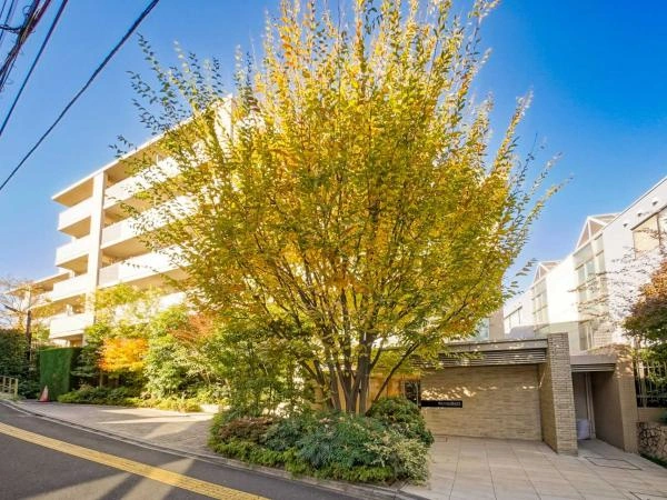 グランスイート高田馬場諏訪の杜