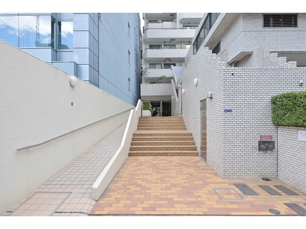 プラザ麻布