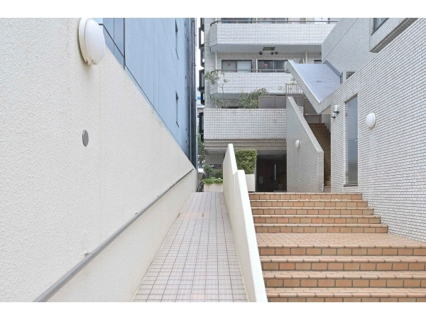 プラザ麻布