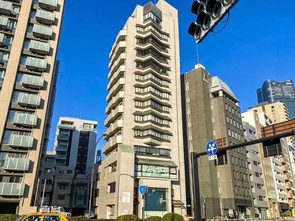 セラフ・テン・アザブ