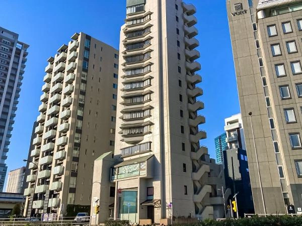 セラフ・テン・アザブ